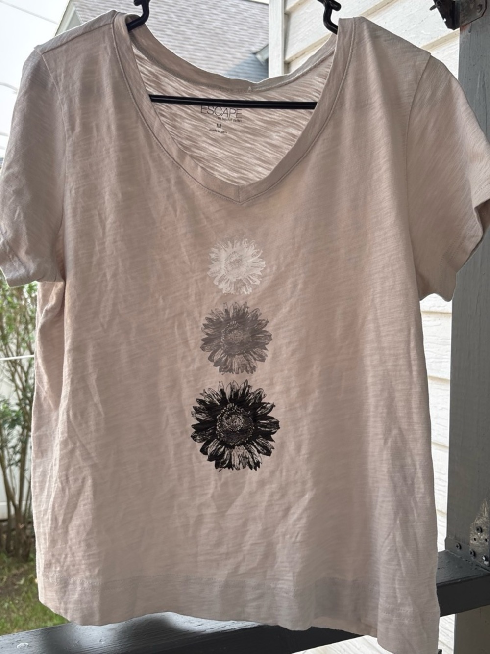 Escape Women's Cream V-Neck Sunflower Graphic Tee